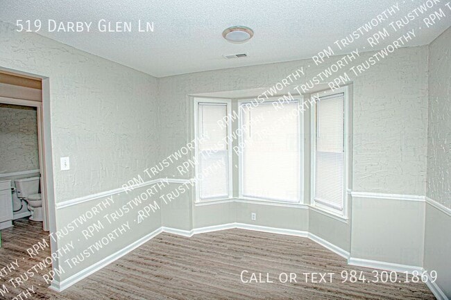 Photo - 519 Darby Glen Ln