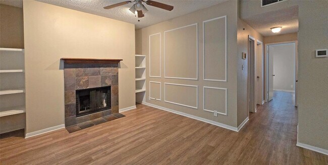 Photo - 203 E 31st St Unidad 207