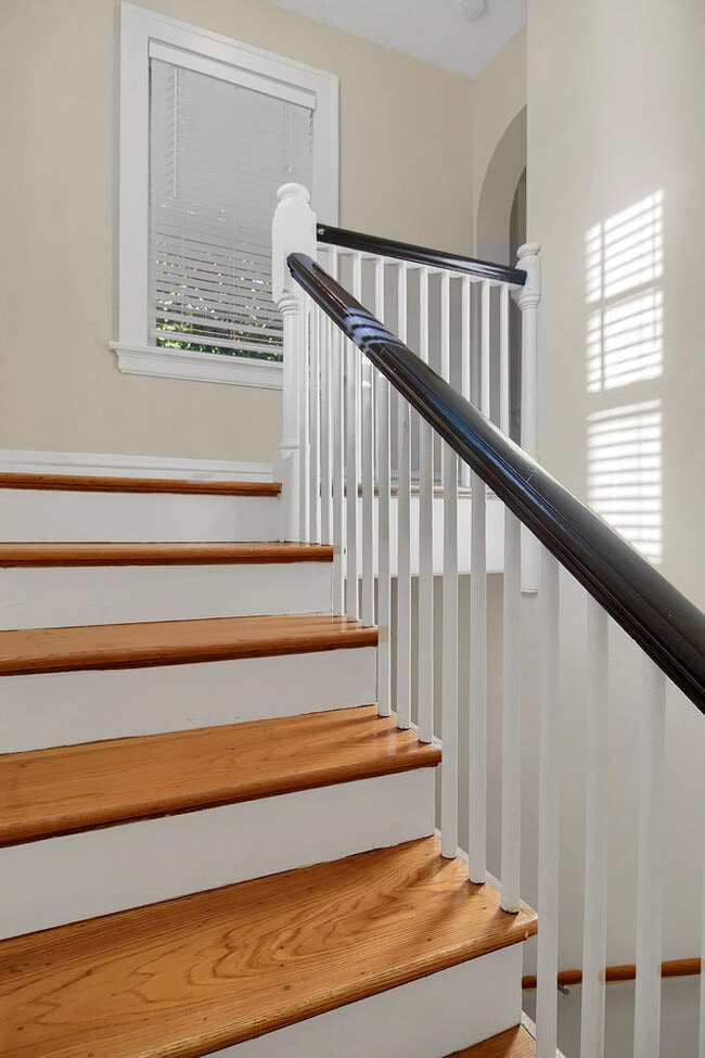 Photo - 7050 Amherst Ave