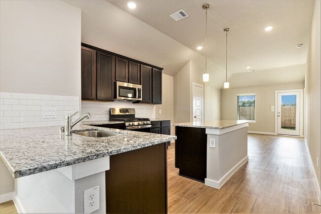 Building Photo - BRAND NEW - NEVER LIVED IN 3 bedroom, 2 bath house in Moran Ranch