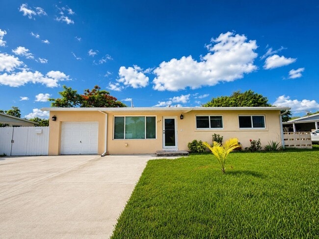 Building Photo - 124 Abaco Dr
