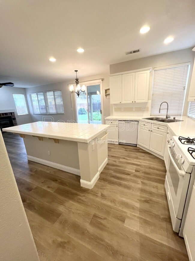 Photo - 626 Peachcrest Dr