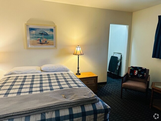 Building Photo - Hospital Corridor: Utilities Included Stud... Unit 20 Rental