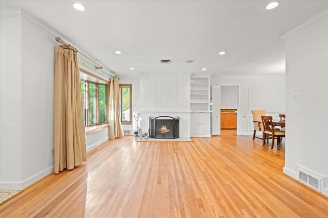 Photo - 500 Monticello Blvd