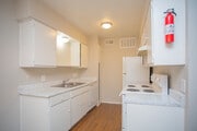1 HAB, 1 BA - 722 ft²