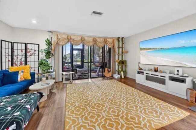 Photo - 4587 Carambola Cir S