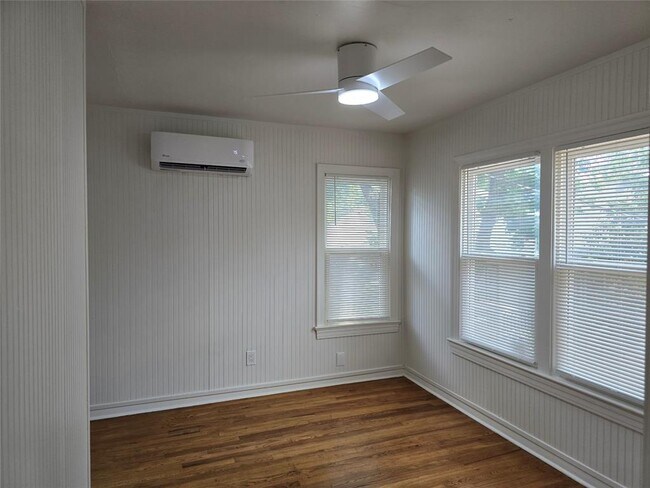 Photo - 4213 Ramsey Ave