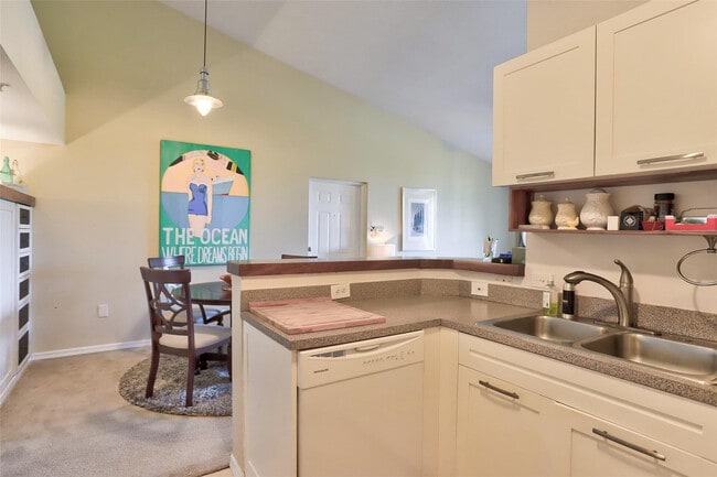 Photo - 321 Villa Cir Unit 321