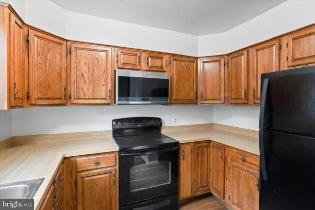 Photo - 441 Old Town Ct