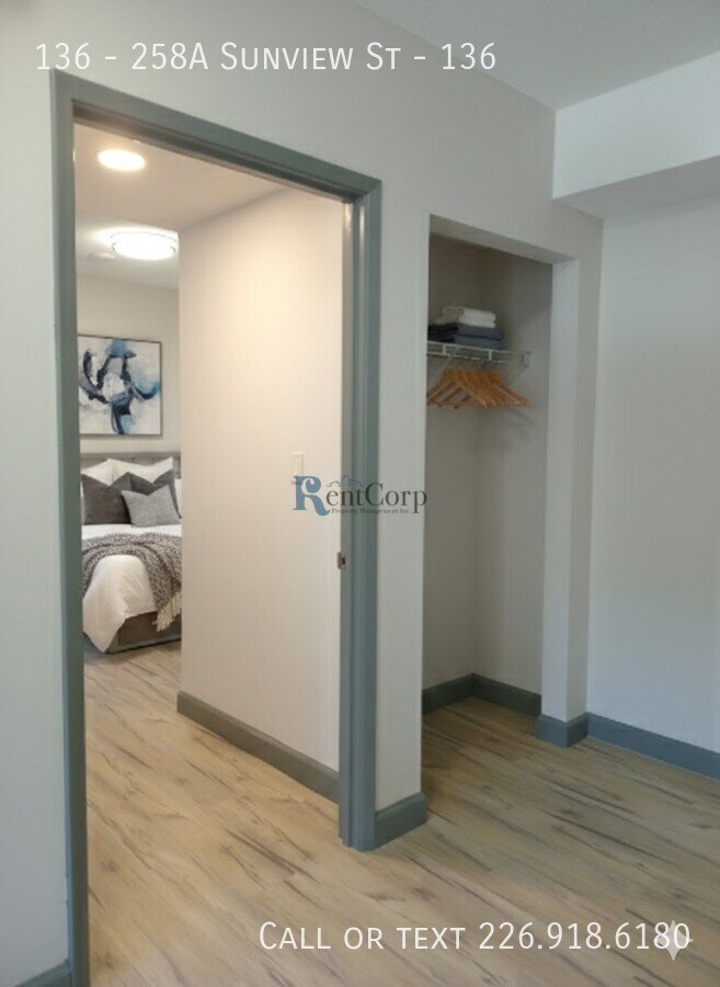 Photo - 258A-258A Sunview St