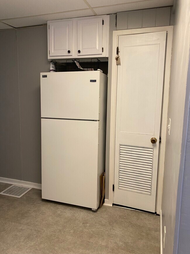 Kitchen - 310 Robinson St Unit 310
