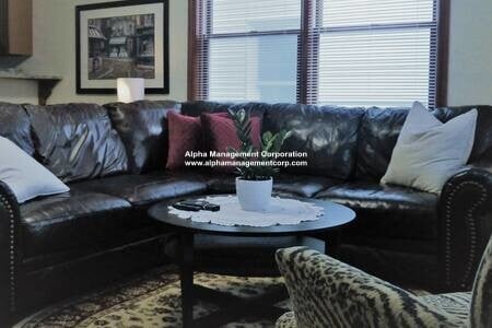 Building Photo - 102 Allston St