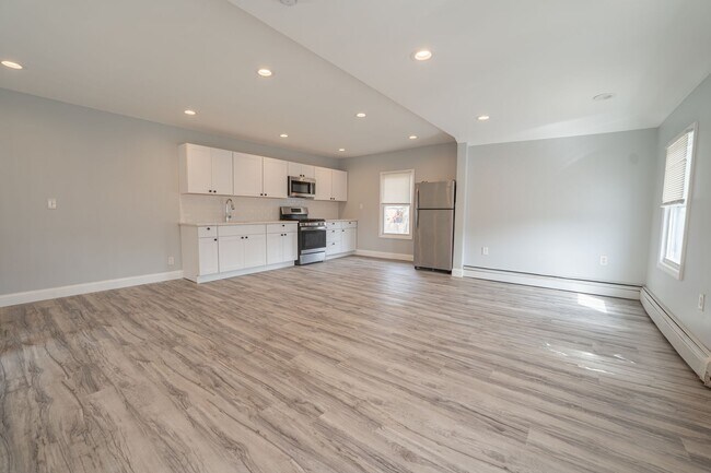 Photo - 12 Union Ave Unidad B