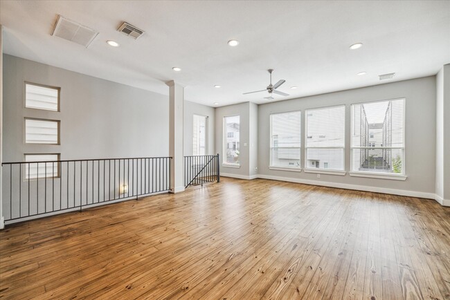 Photo - 2119 Cohn St
