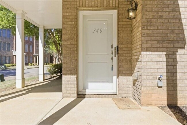 Photo - 740 Liberty Commons Dr NW