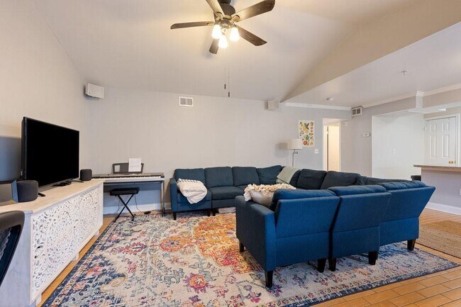 Photo - 501 W 26th St Unit 119