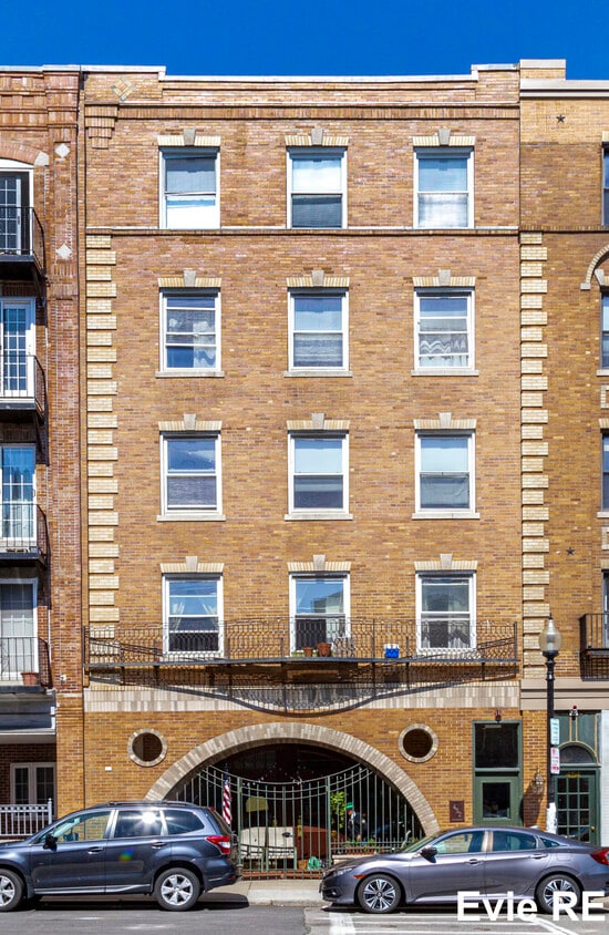 Photo - 452 Hanover St (Boston, MA)