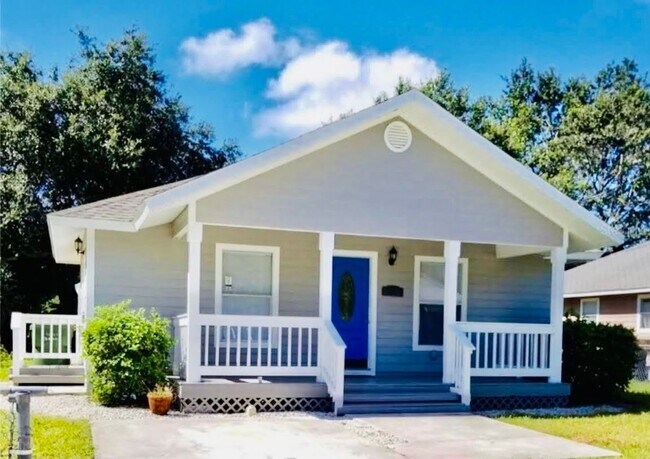 Building Photo - 1550 21st St Rental