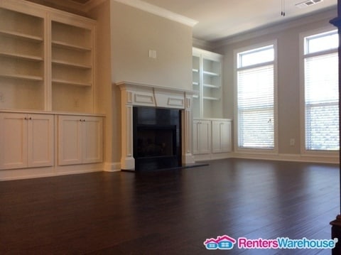 1737 Kenstone Walk
