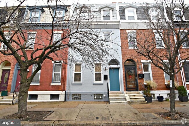 Building Photo - 2215 Fitzwater St Rental