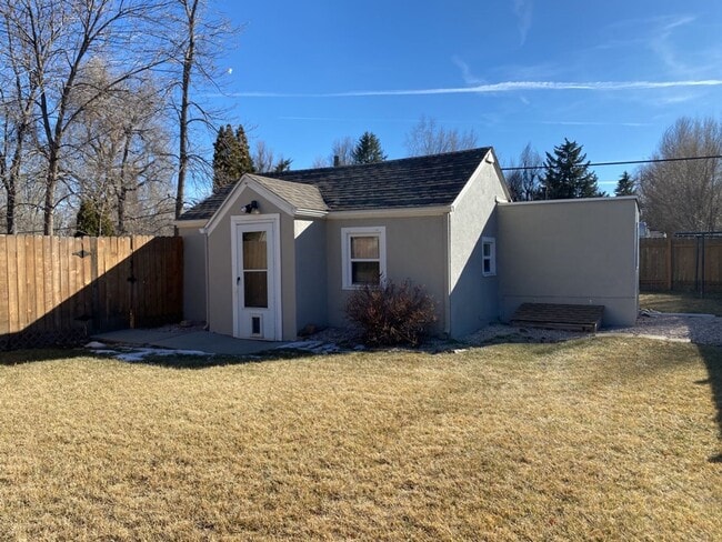 Building Photo - 1127 W Mulberry St Unit 3