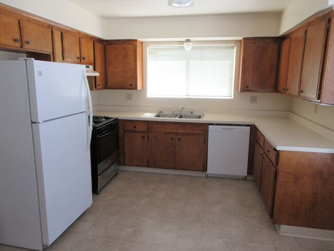 Photo - 1025 W Perdew Ave Unit 1025 Perdew Apt C
