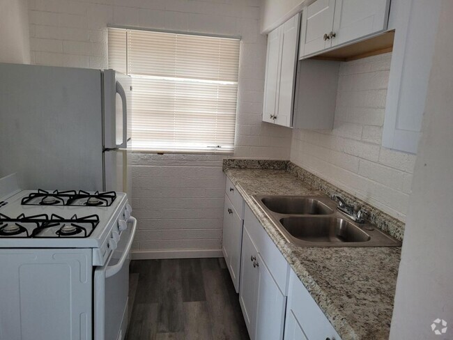Building Photo - 2733 S Sunland Vis Rental