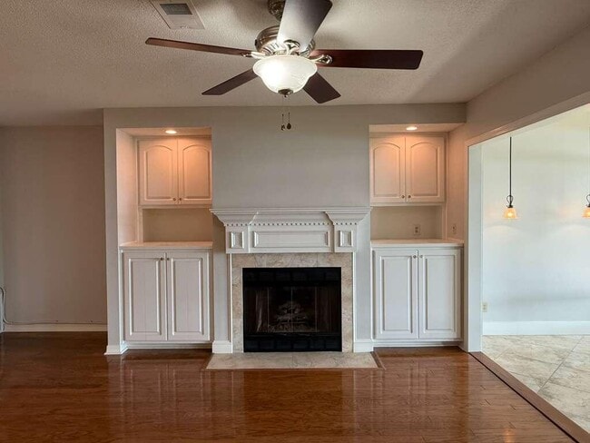 Photo - 806 Regatta Dr