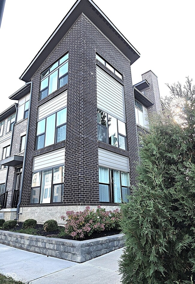 Photo - 11596 Fulham St