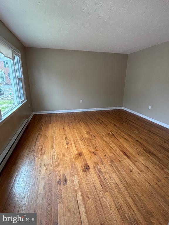Photo - 402 Carroll Dr