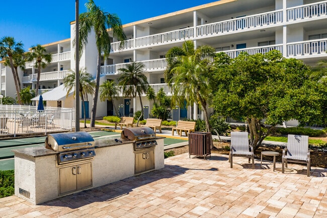 Grill Area - Gull Harbor