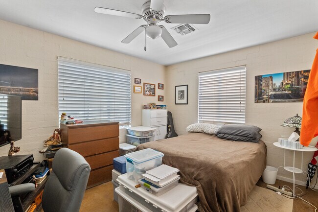 Photo - 2212 W Virginia Ave