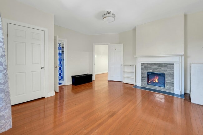 Photo - 127 S Burnett St