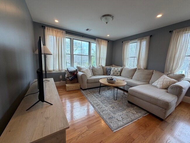 Photo - 324 East St Unidad 2