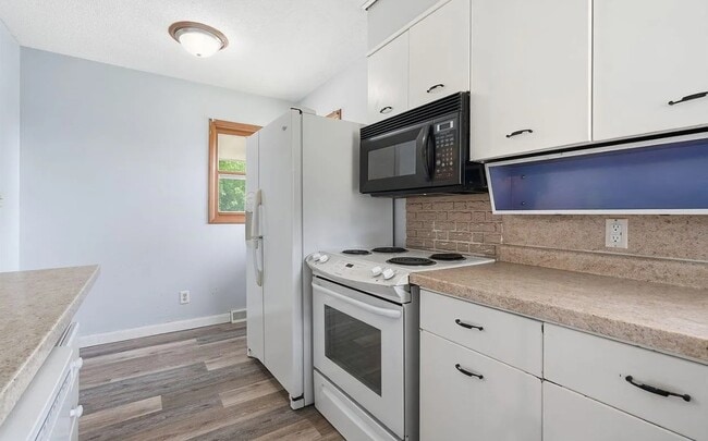 Kitchen - 1672 10th St NW