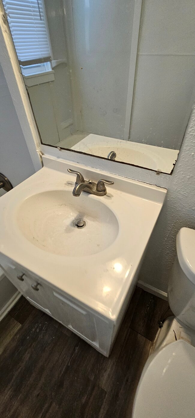 Photo - 10716 Bennington Ave