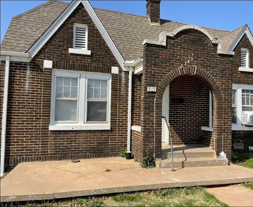 Photo - 919 NE 16th St