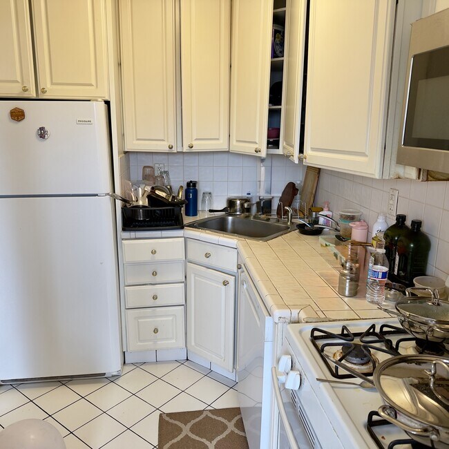 Photo - 225 Saint Pauls Ave Unit 3A