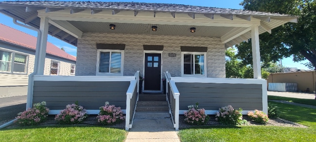 Photo - 351 N Main St