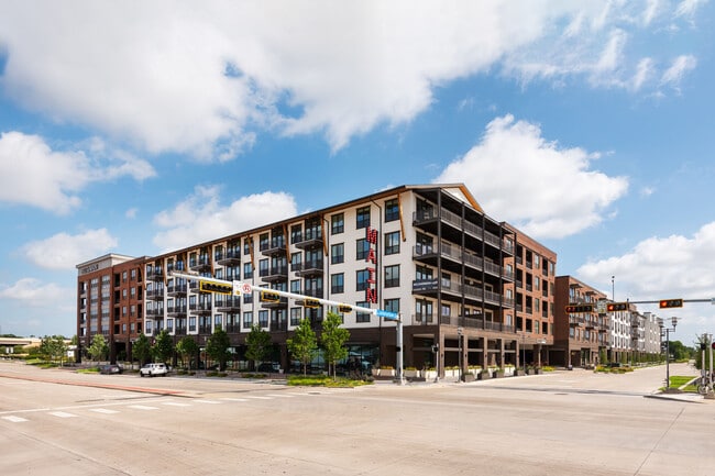 Building Photo - Belt & Main Rental