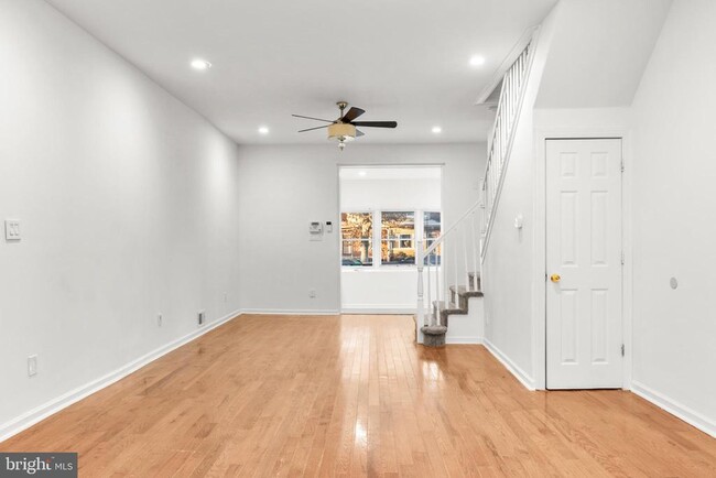 Photo - 2520 W Allegheny Ave Townhome