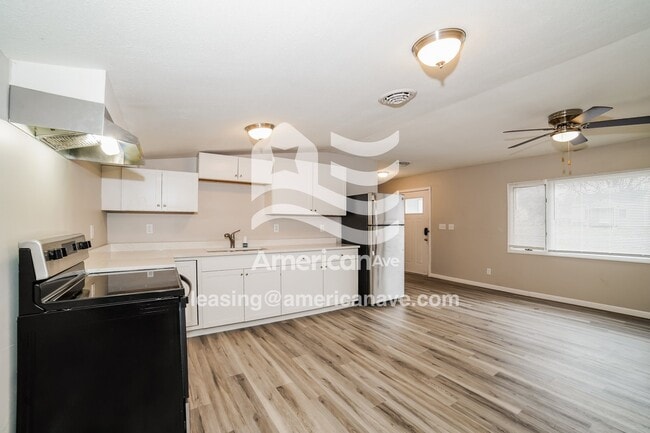 Photo - 302 Wagner St