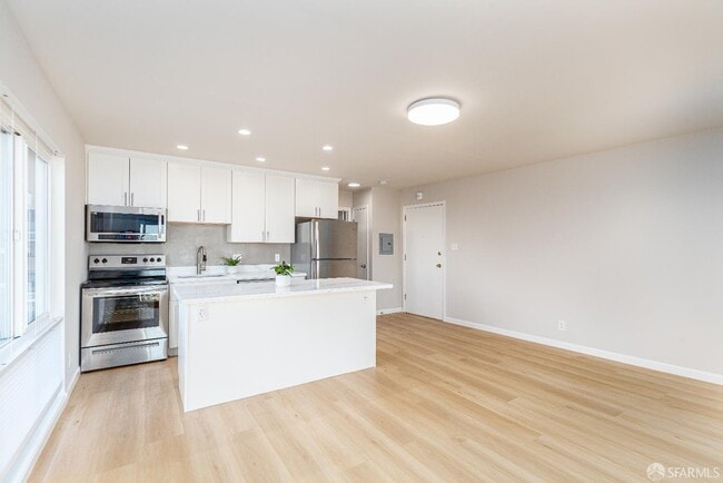 Photo - 646 Corbett Ave