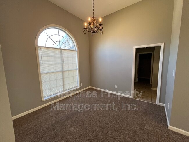Photo - 10095 Lynham Dr