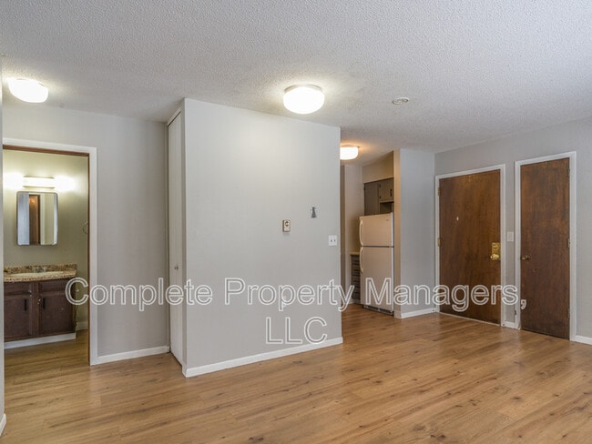 Photo - 302 Franke St