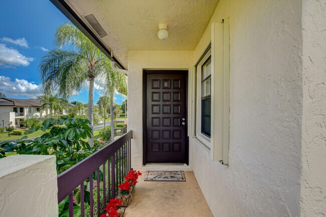 Photo - 7911 Eastlake Dr Unit 6-H