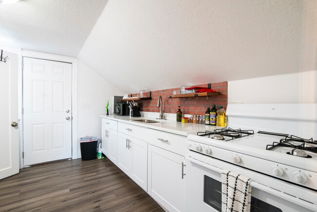 Photo - 1895 S 200 E