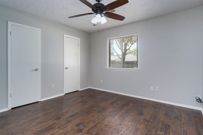 Photo - 2902 Laurelridge Dr