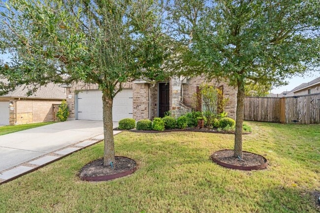 2923 Bluffstone Dr