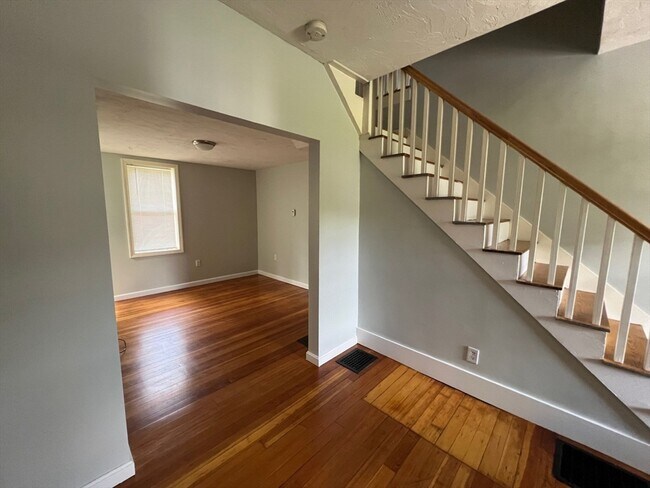 Photo - 5 Tibbetts St